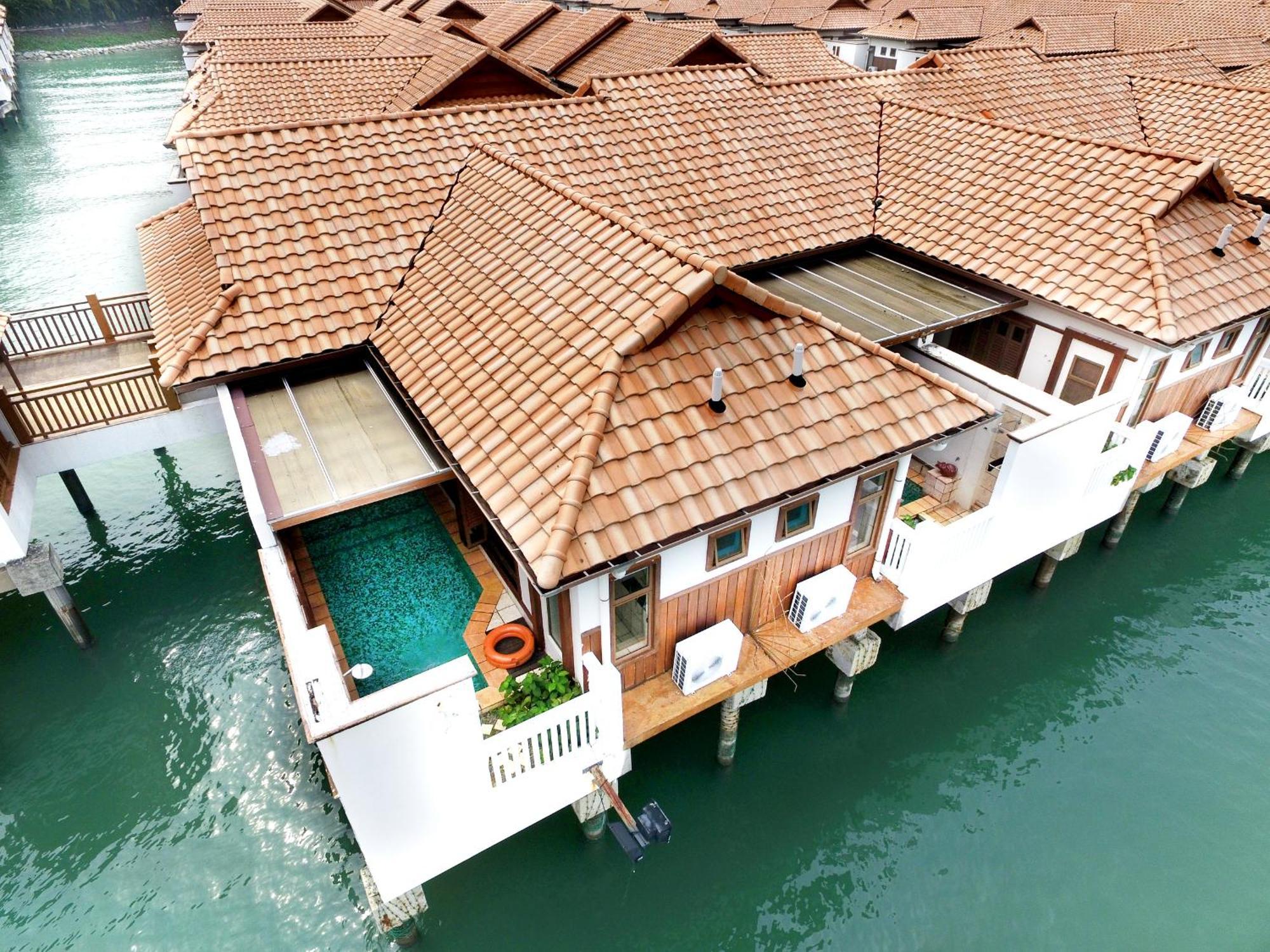 Grand Lexis Port Dickson Ξενοδοχείο Εξωτερικό φωτογραφία Overwater villas
