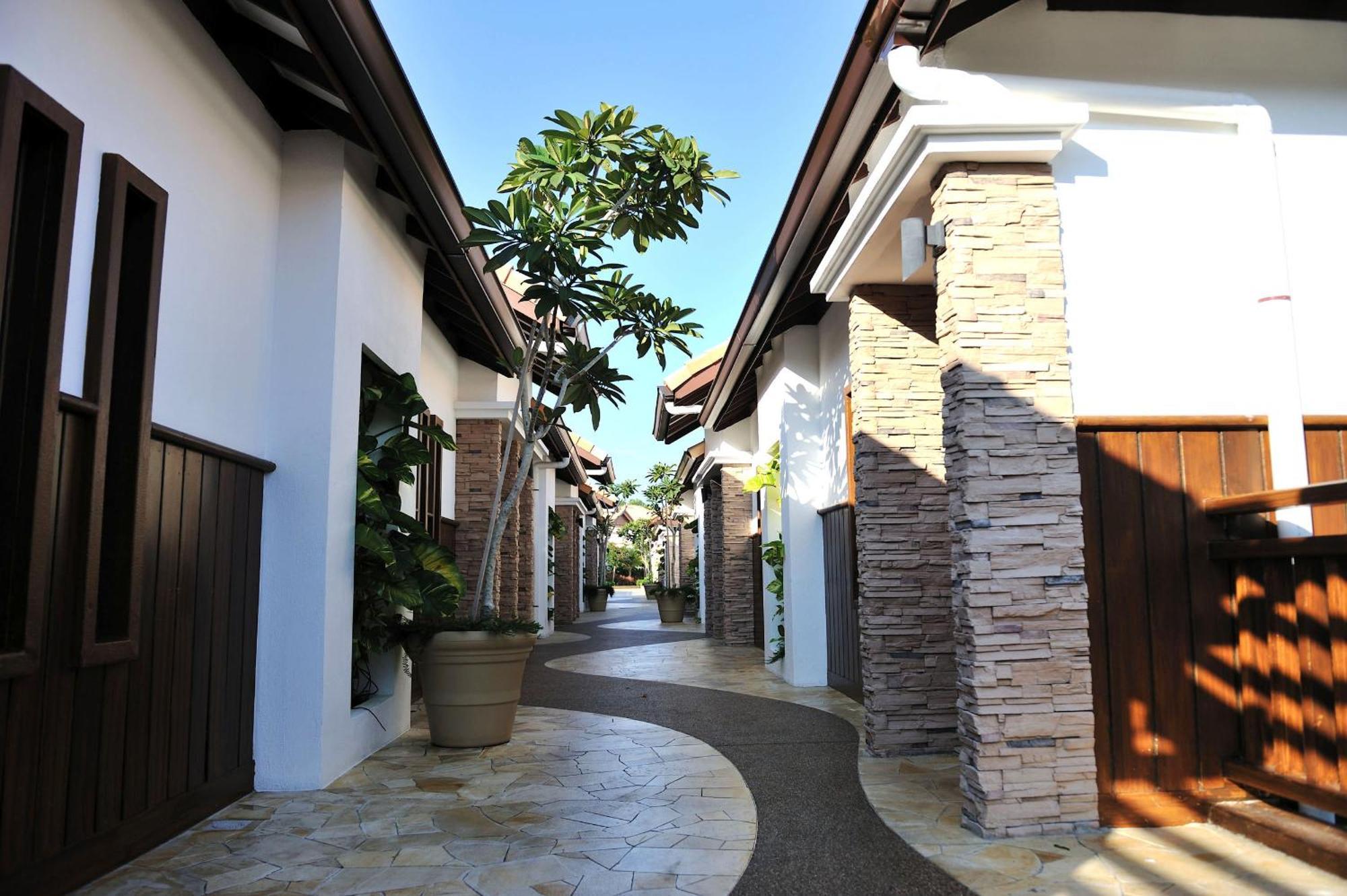 Grand Lexis Port Dickson Ξενοδοχείο Εξωτερικό φωτογραφία The Village
