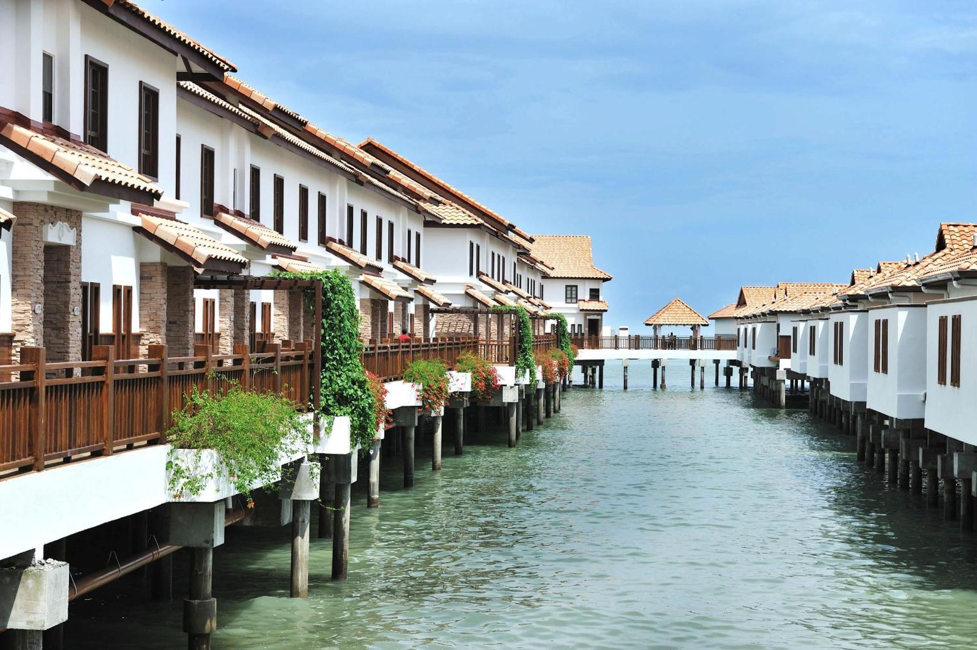Grand Lexis Port Dickson Ξενοδοχείο Εξωτερικό φωτογραφία The resort's villas
