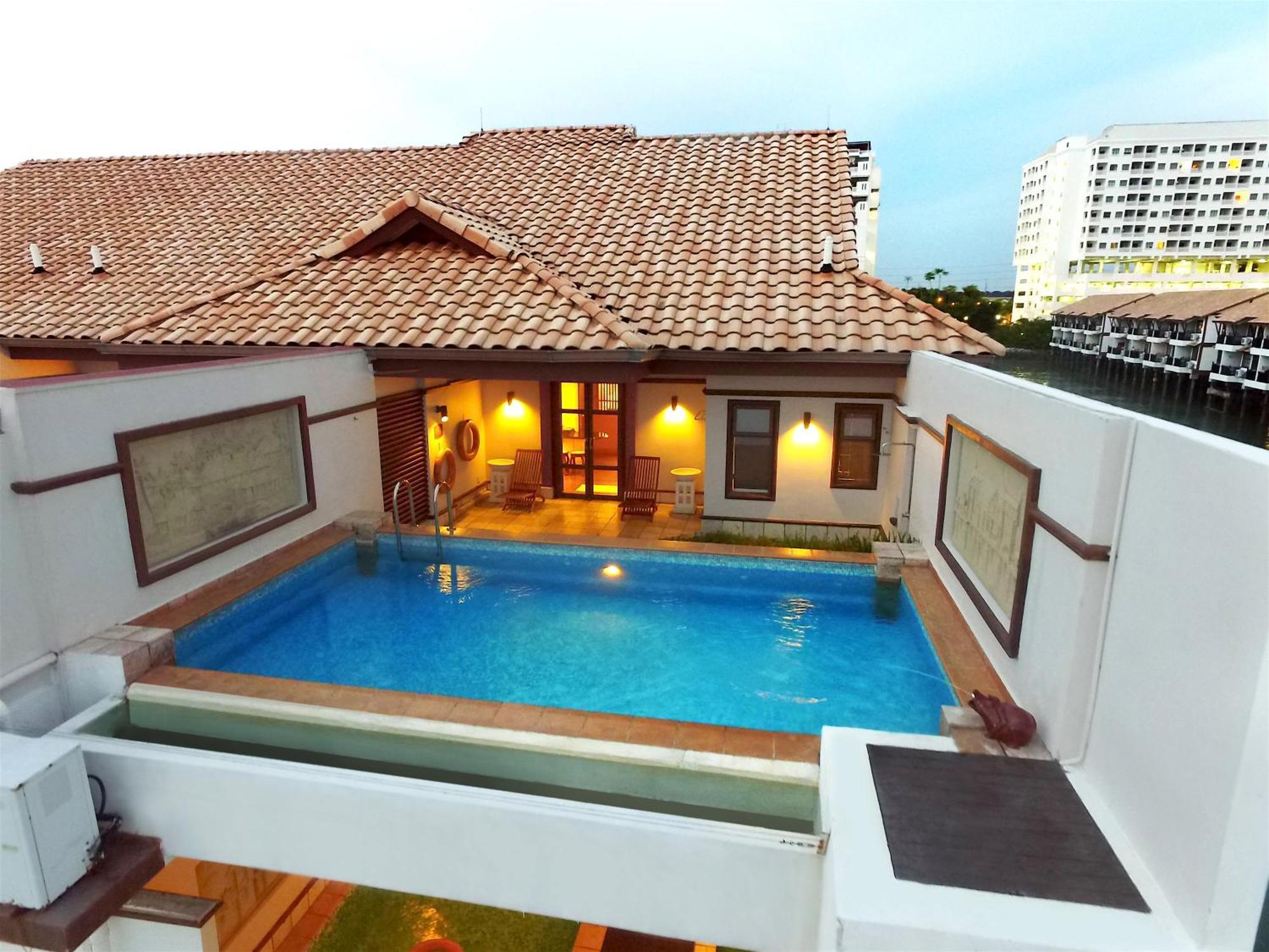 Grand Lexis Port Dickson Ξενοδοχείο Εξωτερικό φωτογραφία The Royal Paradise Hotel and Spa