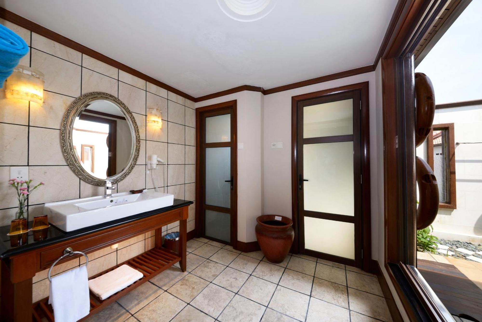 Grand Lexis Port Dickson Ξενοδοχείο Εξωτερικό φωτογραφία Bathroom